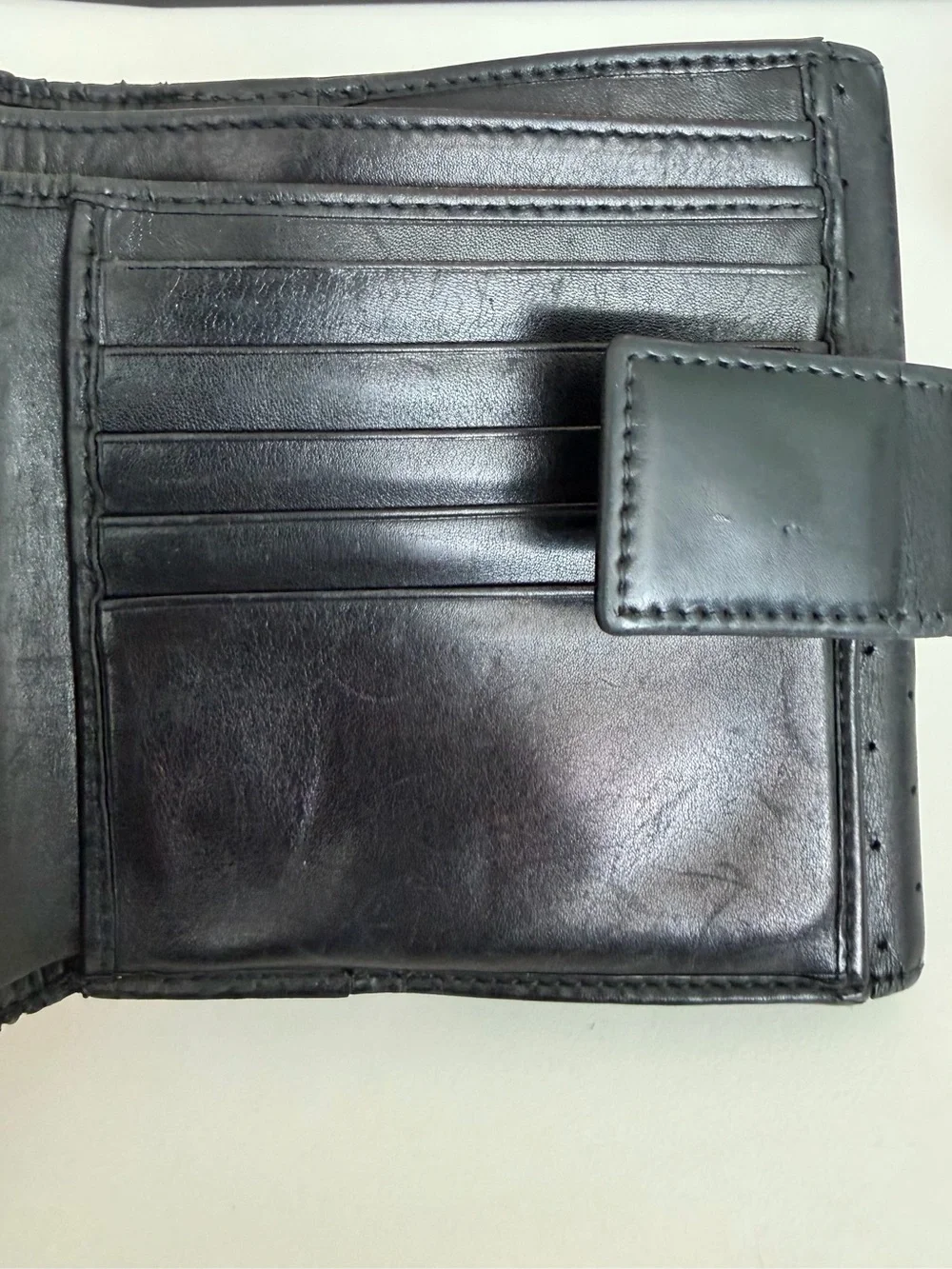 Vintage Y2K Gucci Black Leather Wallet with Silver Double G Logo
